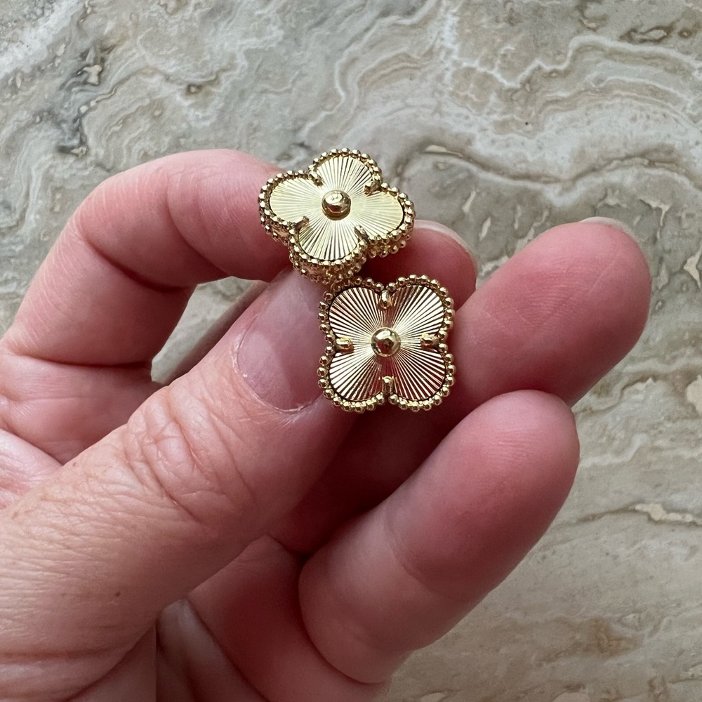 Gold color costume jewelry earrings four leaf clover stud designer style